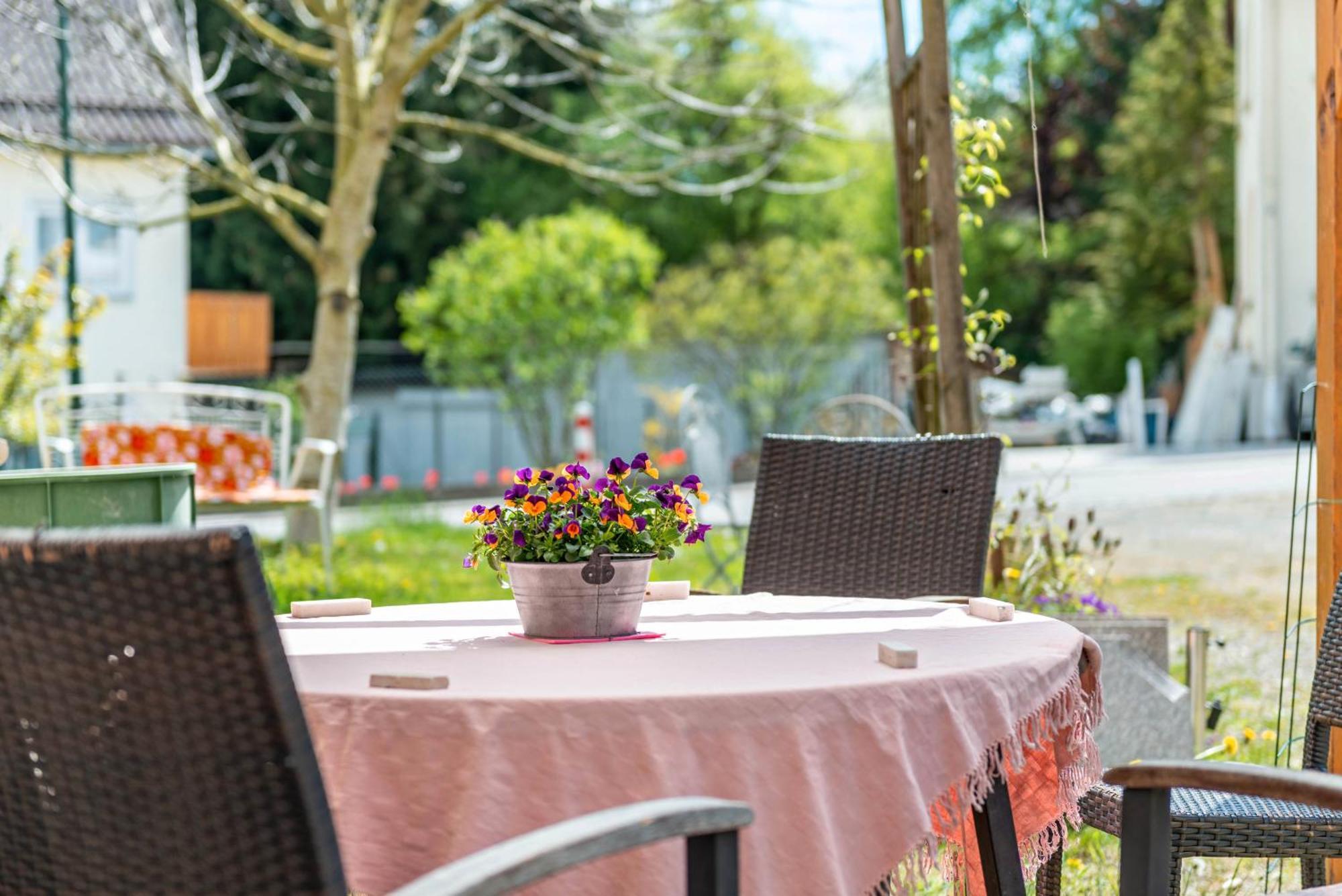 Vronis Ferienwohnungen Muhlingen Extérieur photo