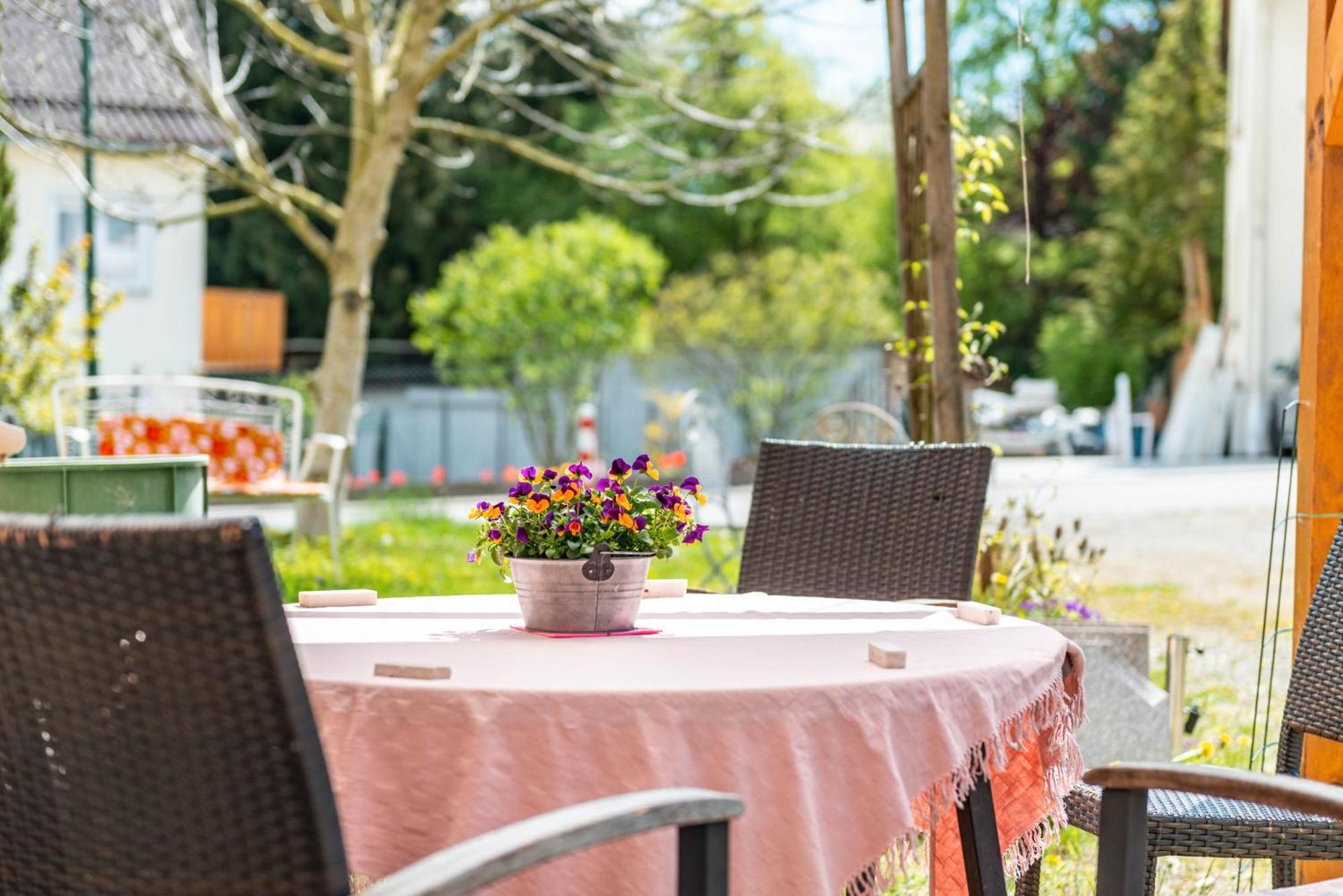 Vronis Ferienwohnungen Muhlingen Extérieur photo